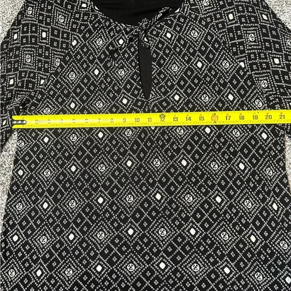 Lucky Brand Women’s Black & White Patterned Blouse XL Paisley Long Sleeve - Picture 9 of 14
